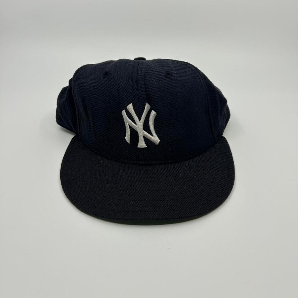 VTG New Era New York Yankees navy and white fitted cap